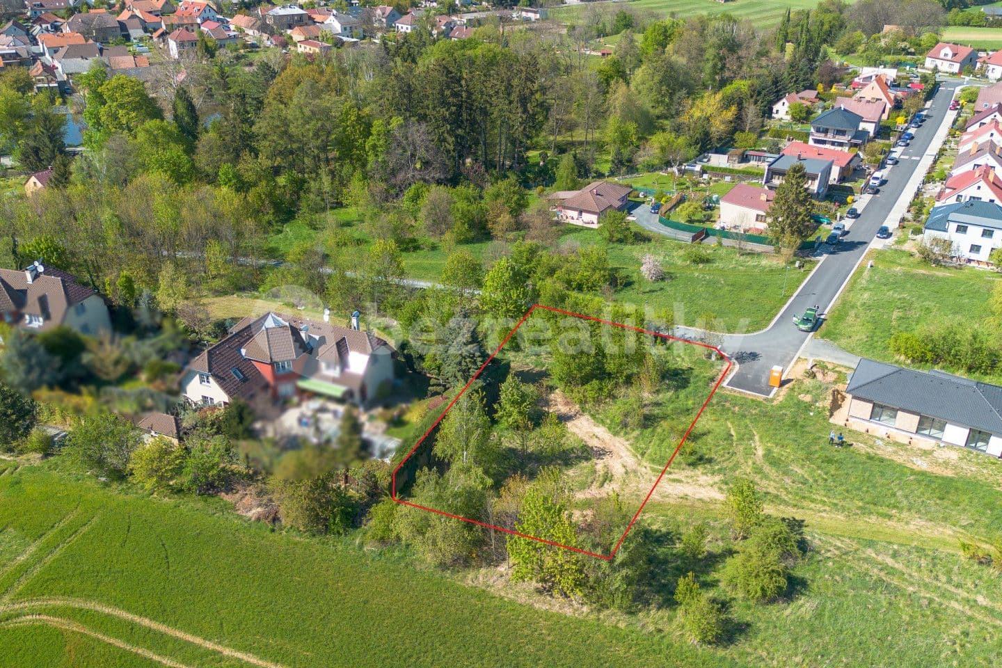 Predaj pozemku 934 m², Uhlířské Janovice, Středočeský kraj