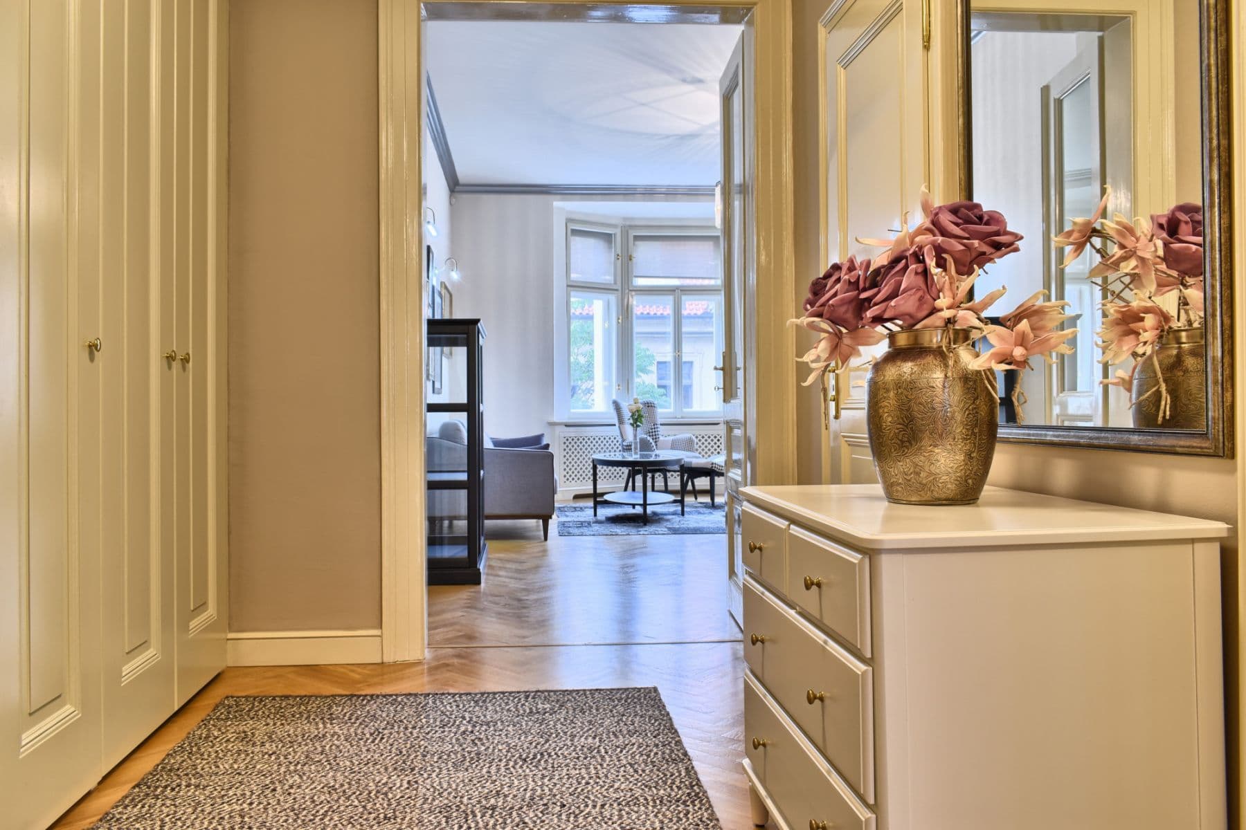 Prenájom bytu  100 m², U Milosrdných, Praha, Praha