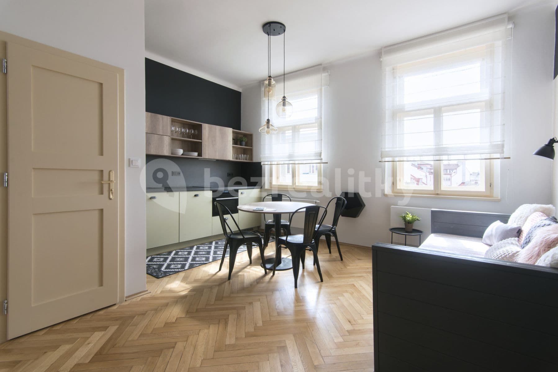 Prenájom bytu 2-izbový 45 m², Francouzská, Praha, Praha