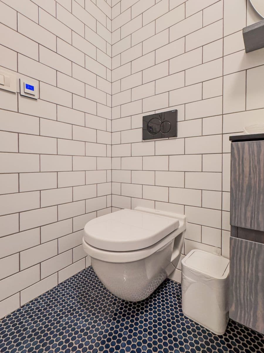 Prenájom bytu  45 m², Pod dvorem, Praha, Praha