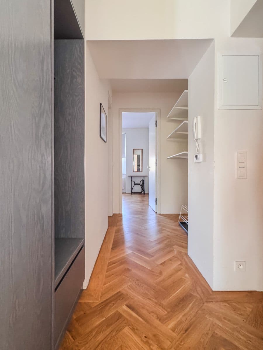 Prenájom bytu  45 m², Pod dvorem, Praha, Praha