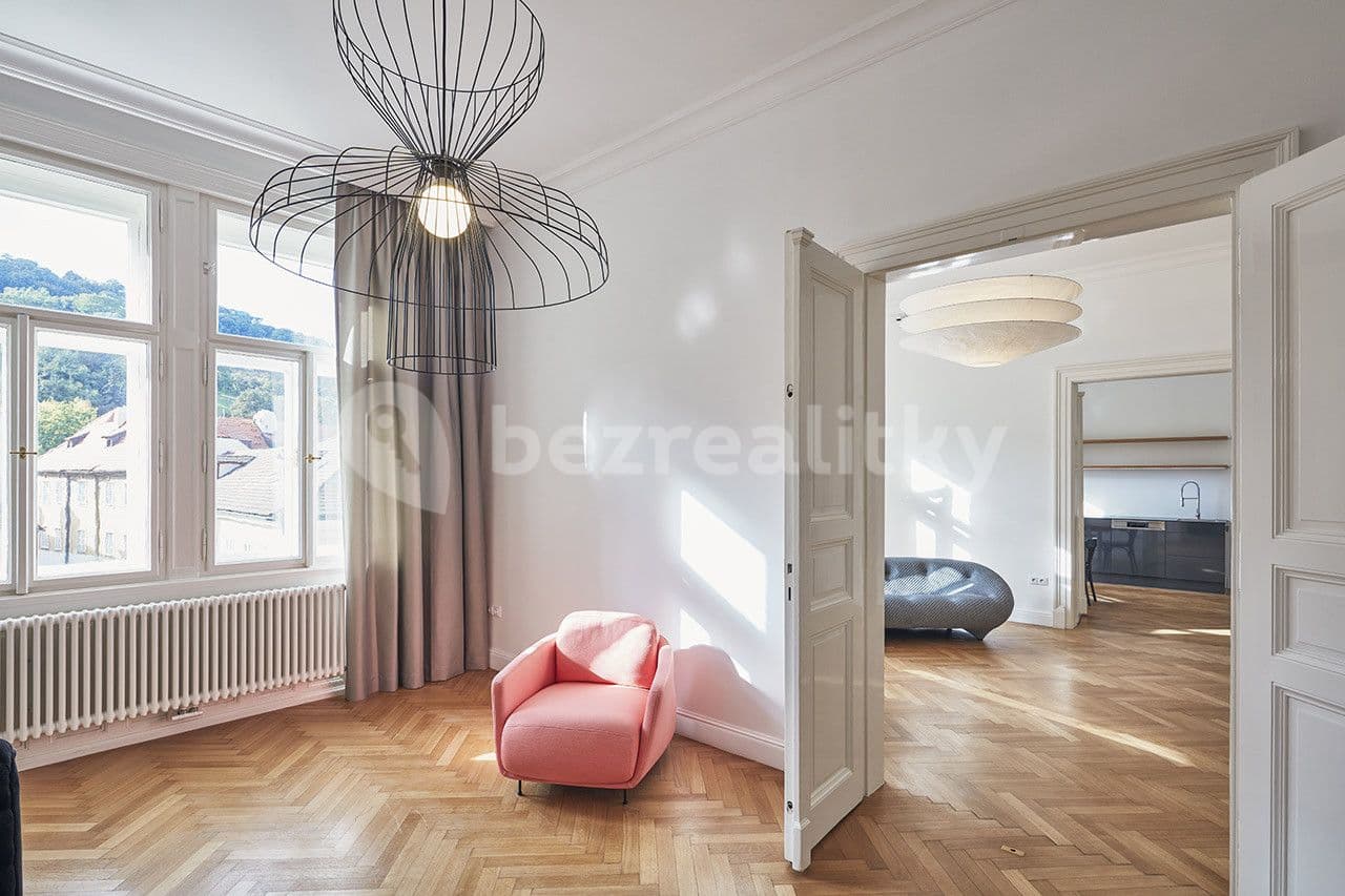 Prenájom bytu 3-izbový 143 m², Újezd, Praha, Praha