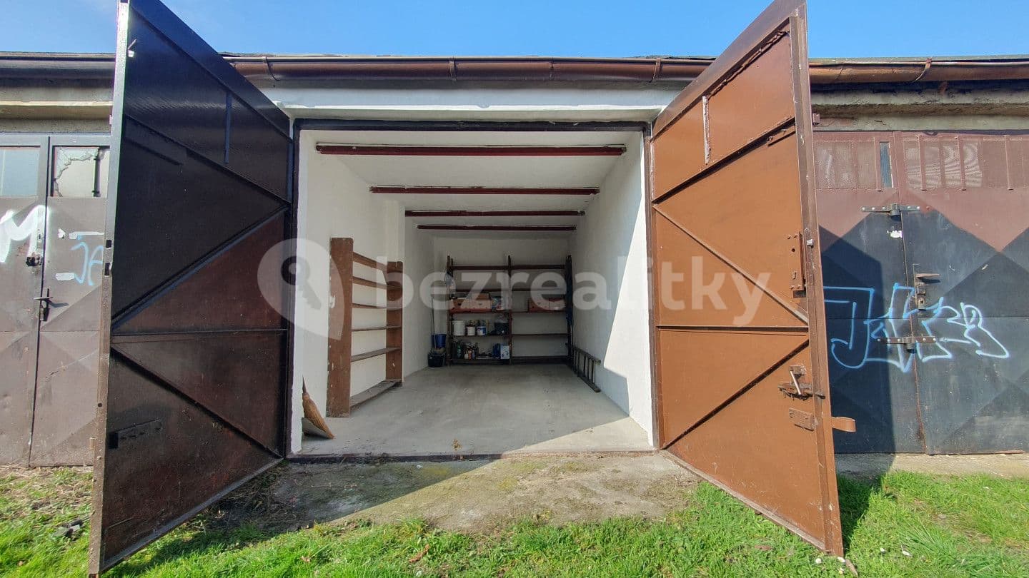 Predaj garáže 19 m², Praha, Praha