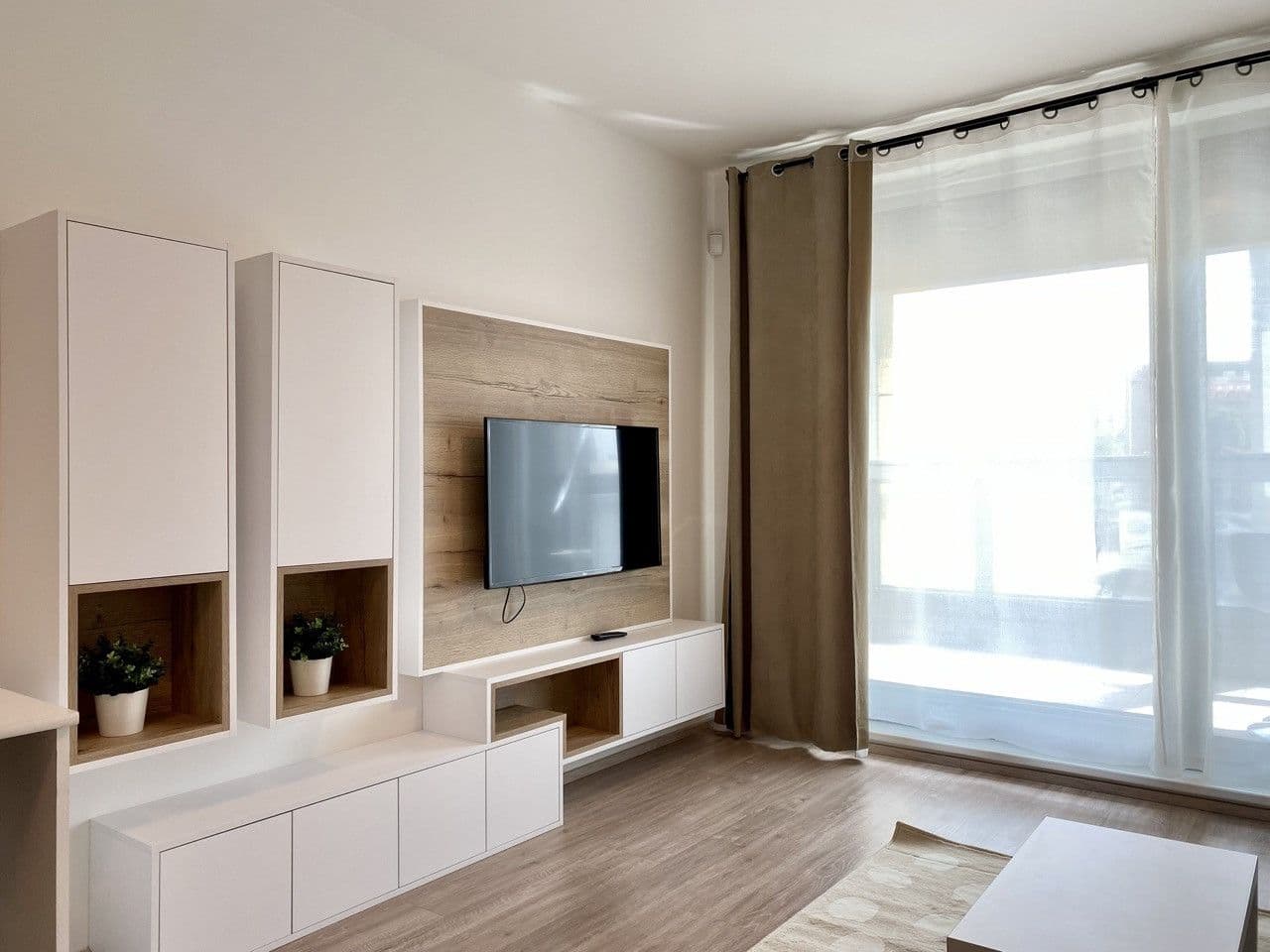 Prenájom bytu  34 m², Kurta Konráda, Praha, Praha