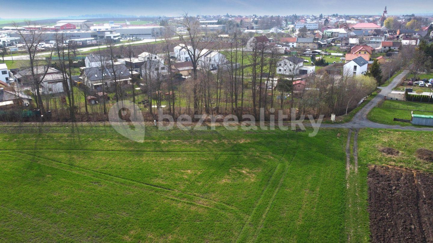 Predaj pozemku 2.000 m², Hněvotín, Olomoucký kraj