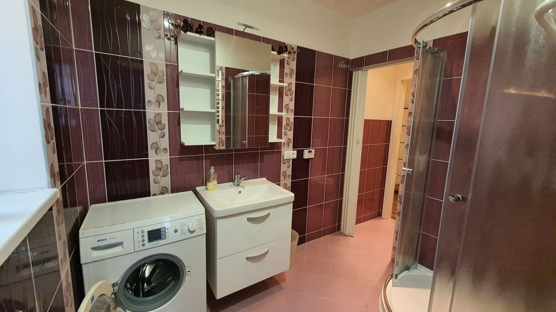 Prenájom bytu  45 m², Sportovní, Praha, Praha