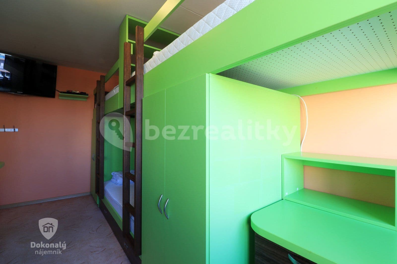 Prenájom bytu 3-izbový 73 m², Nevanova, Praha, Praha