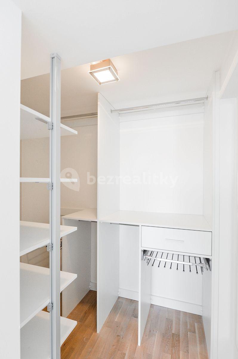 Prenájom bytu 4-izbový 150 m², Evropská, Praha, Praha