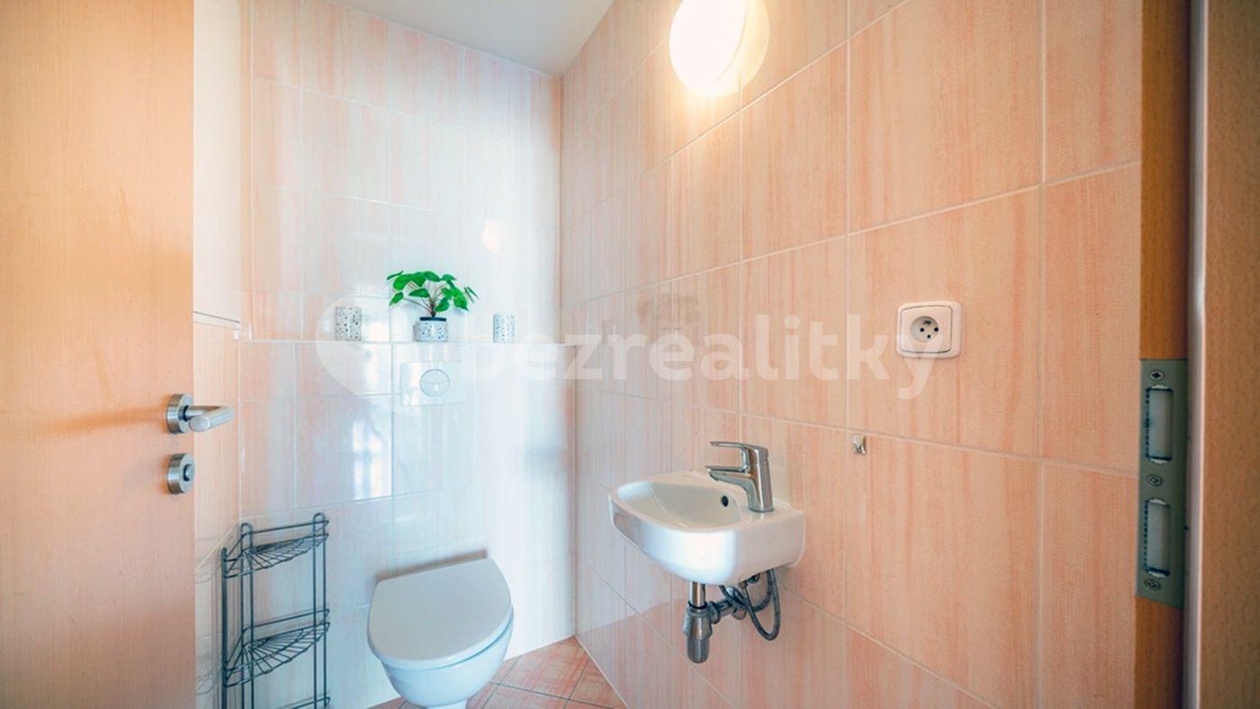 Predaj bytu 2-izbový 83 m², V Háji, Praha, Praha