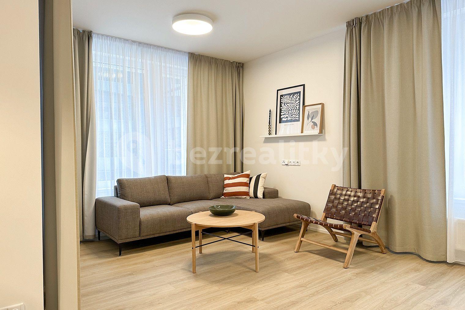 Prenájom bytu 3-izbový 90 m², U Pergamenky, Praha, Praha