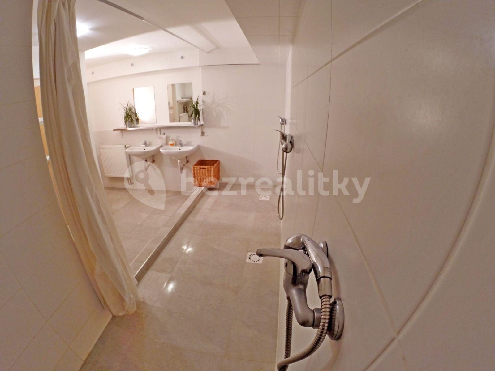 Prenájom bytu 7-izbový 16 m², Bystrcká, Brno, Jihomoravský kraj