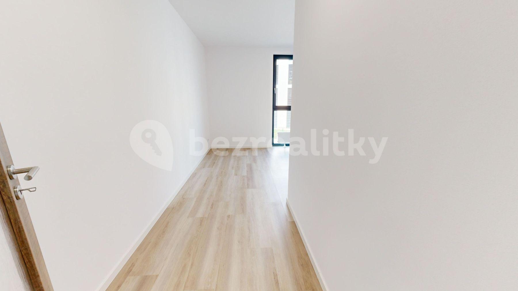 Prenájom bytu 4-izbový 80 m², Zásmucká, Kolín, Středočeský kraj