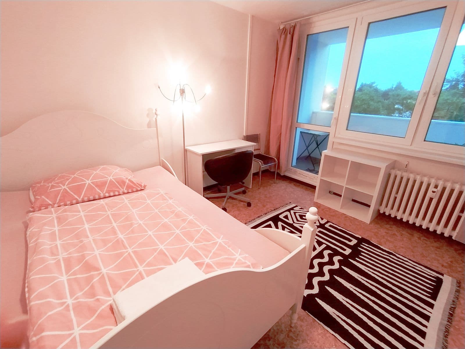 Prenájom bytu  80 m², Voskovcova, Praha, Praha