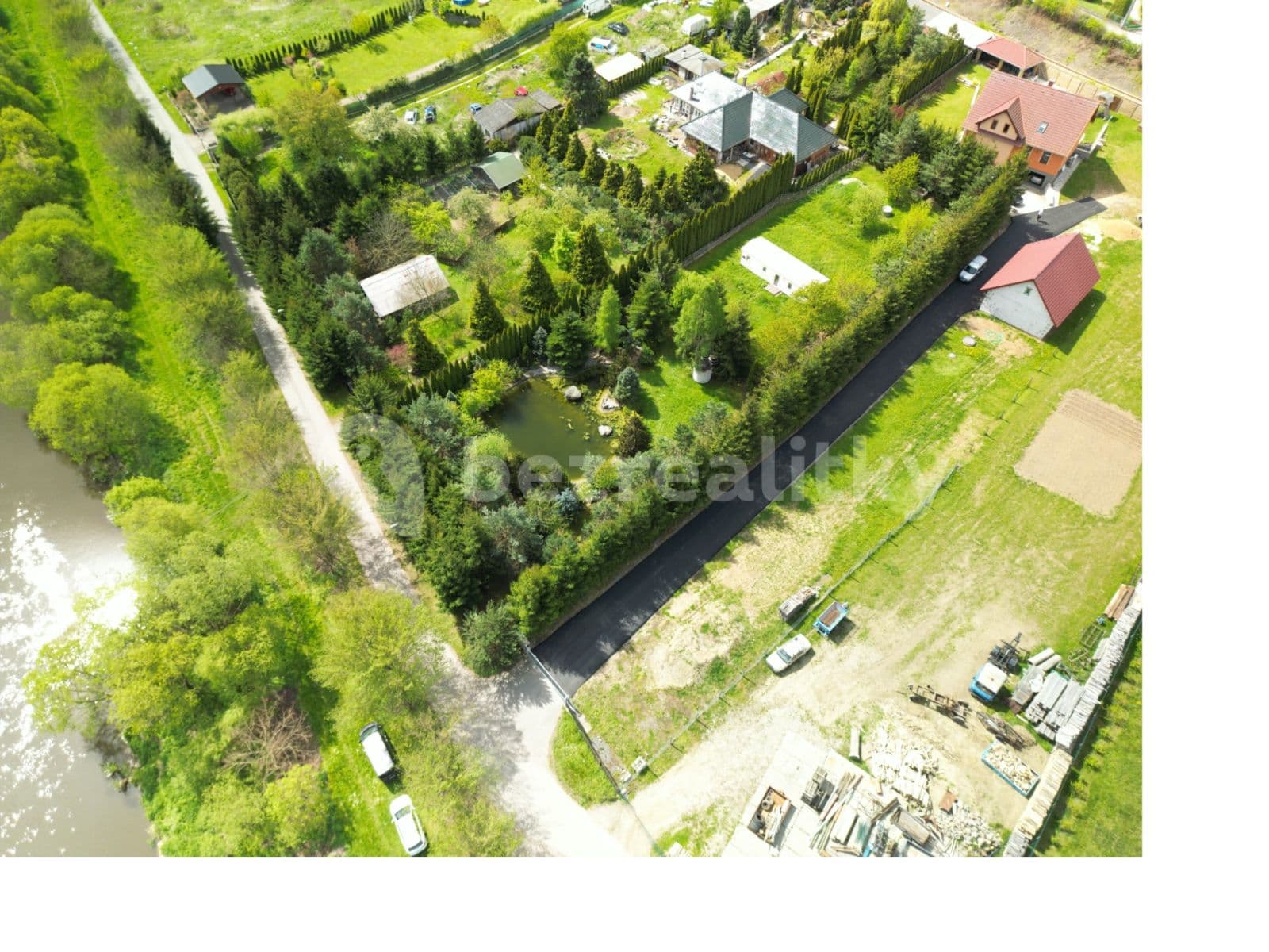 Predaj pozemku 2.251 m², Nižbor, Středočeský kraj