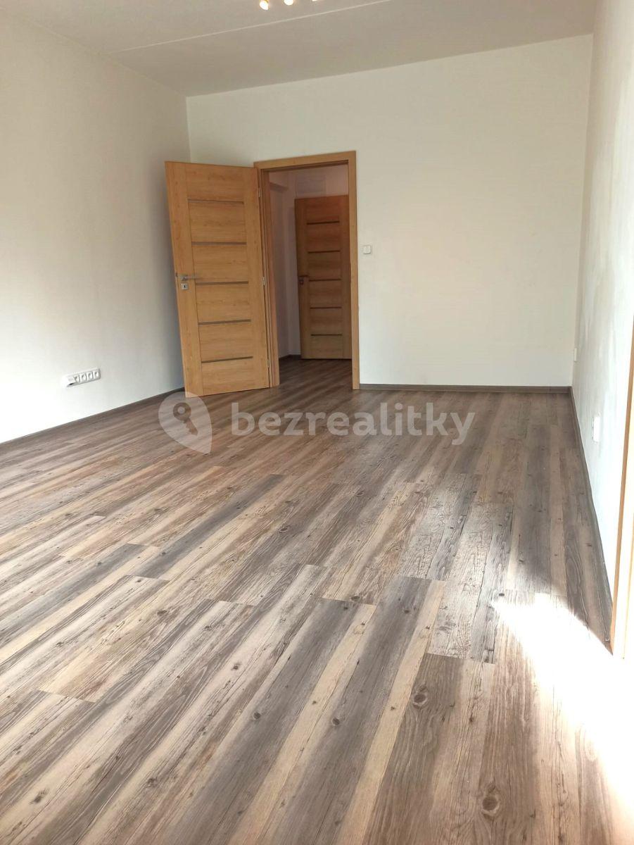 Prenájom bytu 3-izbový 63 m², Boženy Němcové, Pelhřimov, Kraj Vysočina