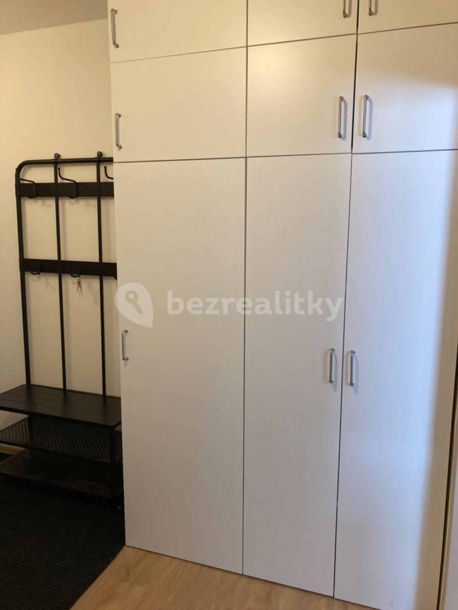 Prenájom bytu 1-izbový 39 m², Bezová, Liberec, Liberecký kraj