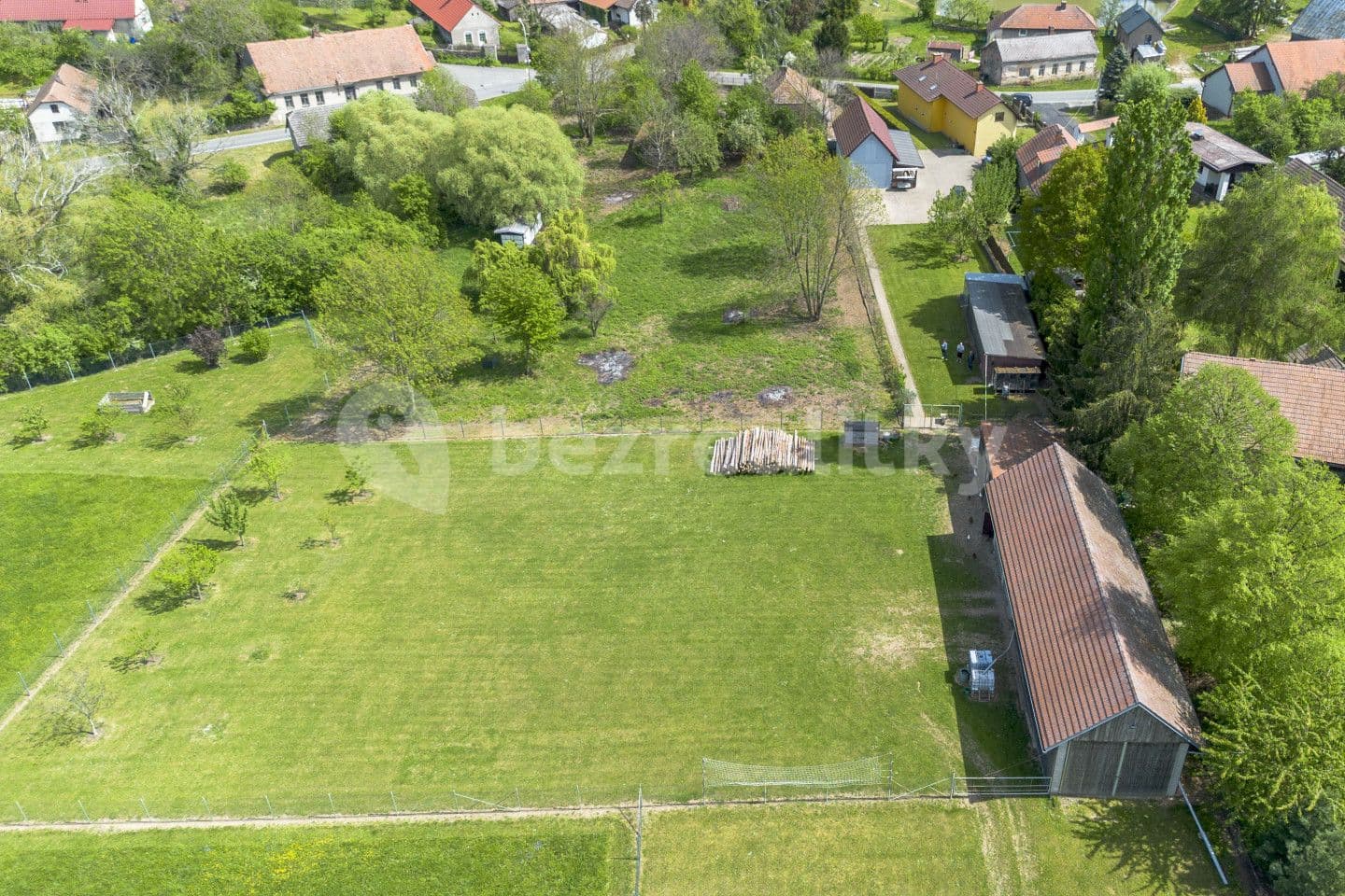 Predaj domu 193 m², pozemek 28.144 m², Hraběšín, Středočeský kraj