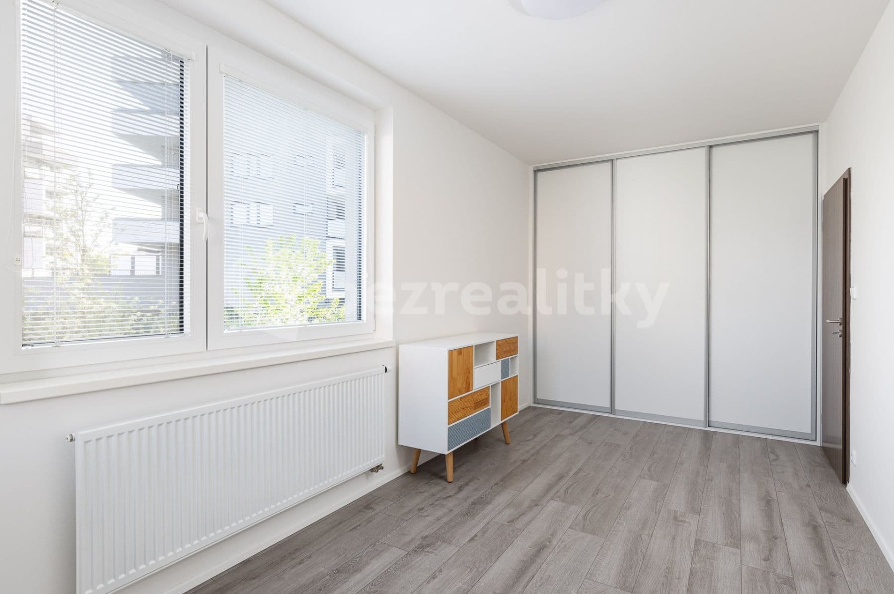 Prenájom bytu 4-izbový 108 m², Zakšínská, Praha, Praha