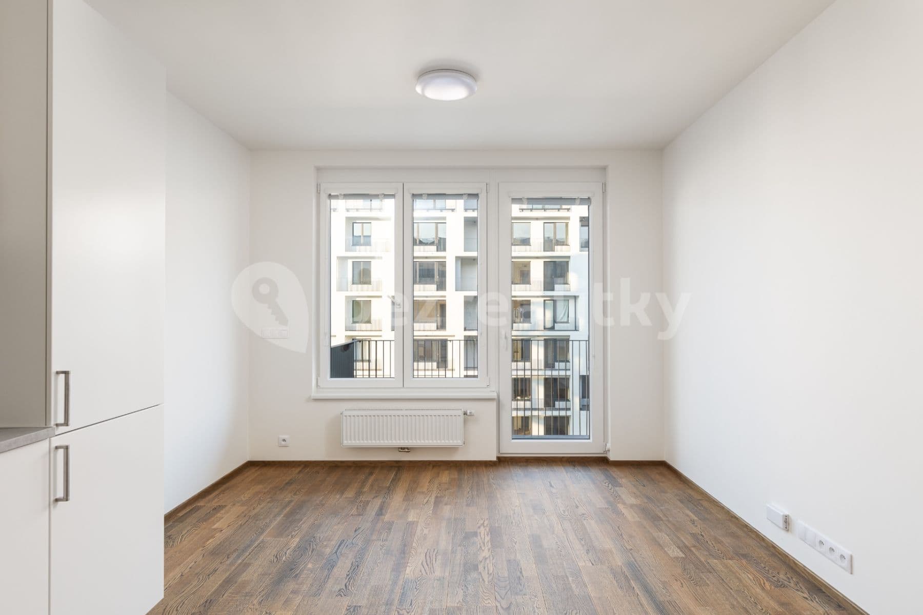 Prenájom bytu 1-izbový 33 m², Smržových, Praha, Praha