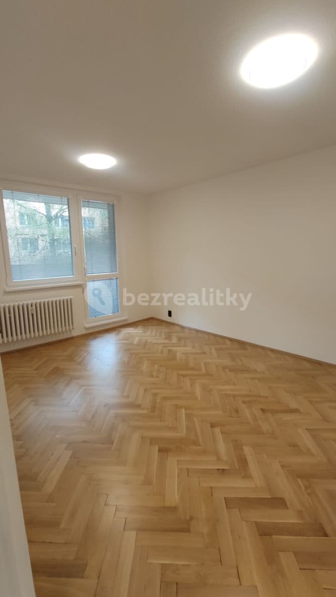 Prenájom bytu 3-izbový 74 m², Gagarinova, Znojmo, Jihomoravský kraj