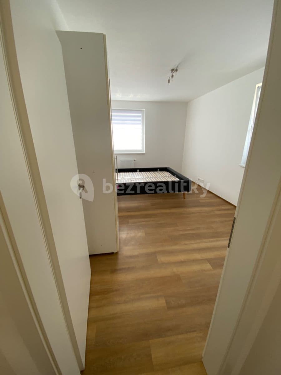 Prenájom bytu 2-izbový 72 m², Praha, Praha