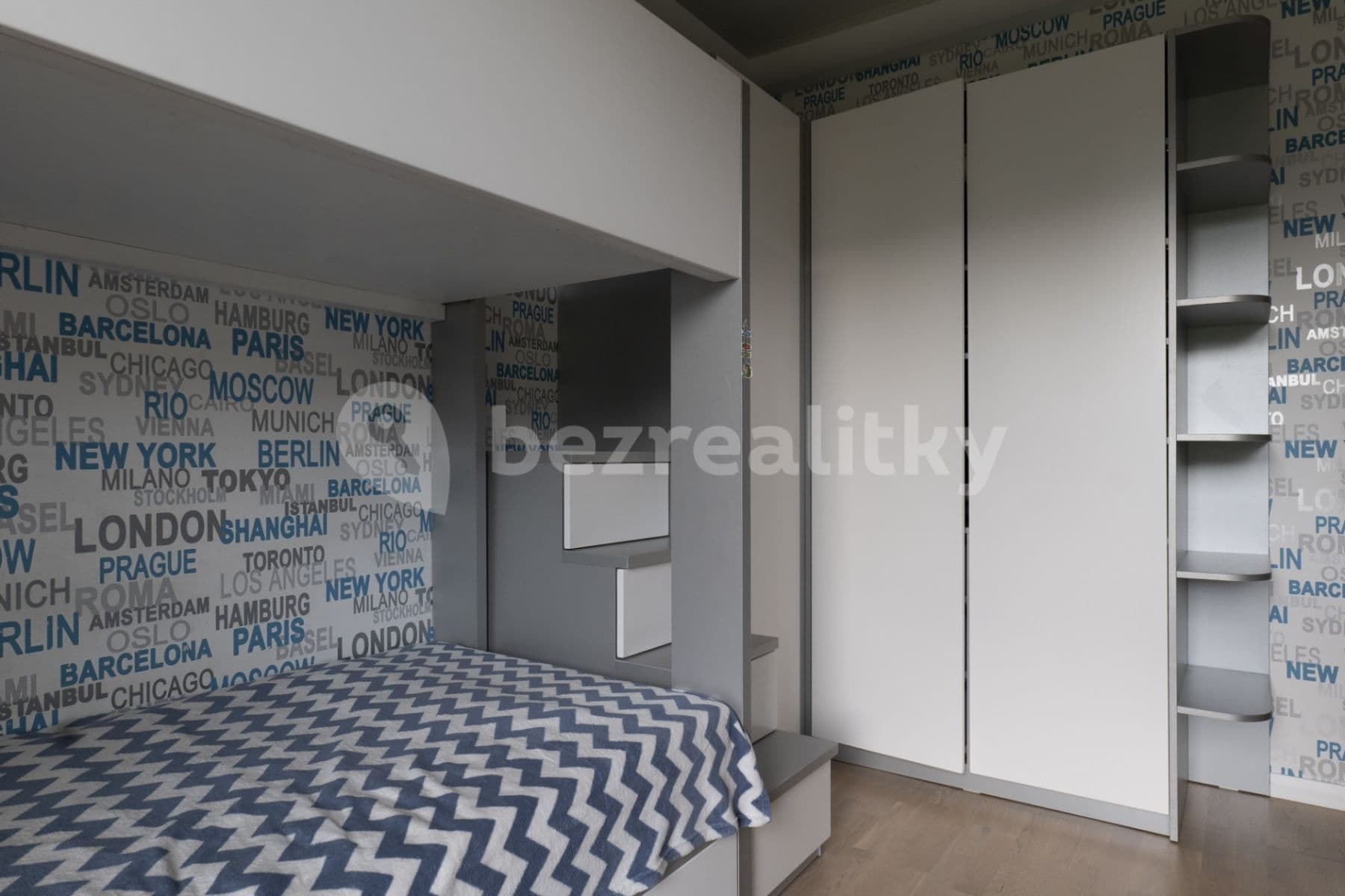 Prenájom bytu 5-izbový 142 m², Učňovská, Praha, Praha