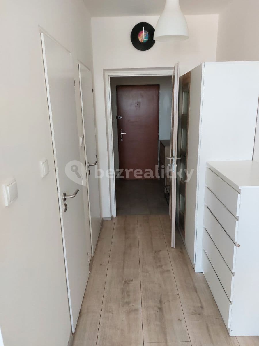 Prenájom bytu 1-izbový 28 m², Jahodová, Praha, Praha