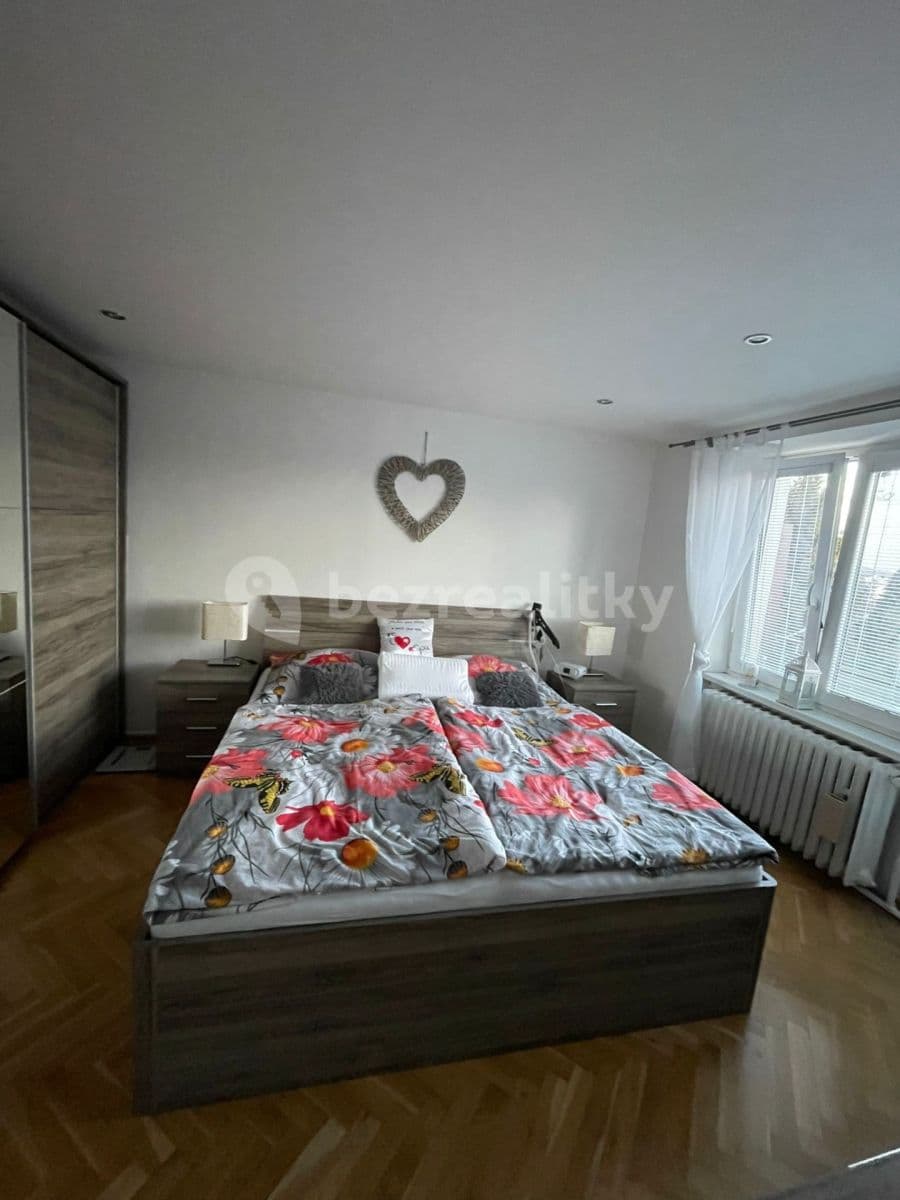 Prenájom bytu 3-izbový 77 m², Dobrovského, Nový Bor, Liberecký kraj
