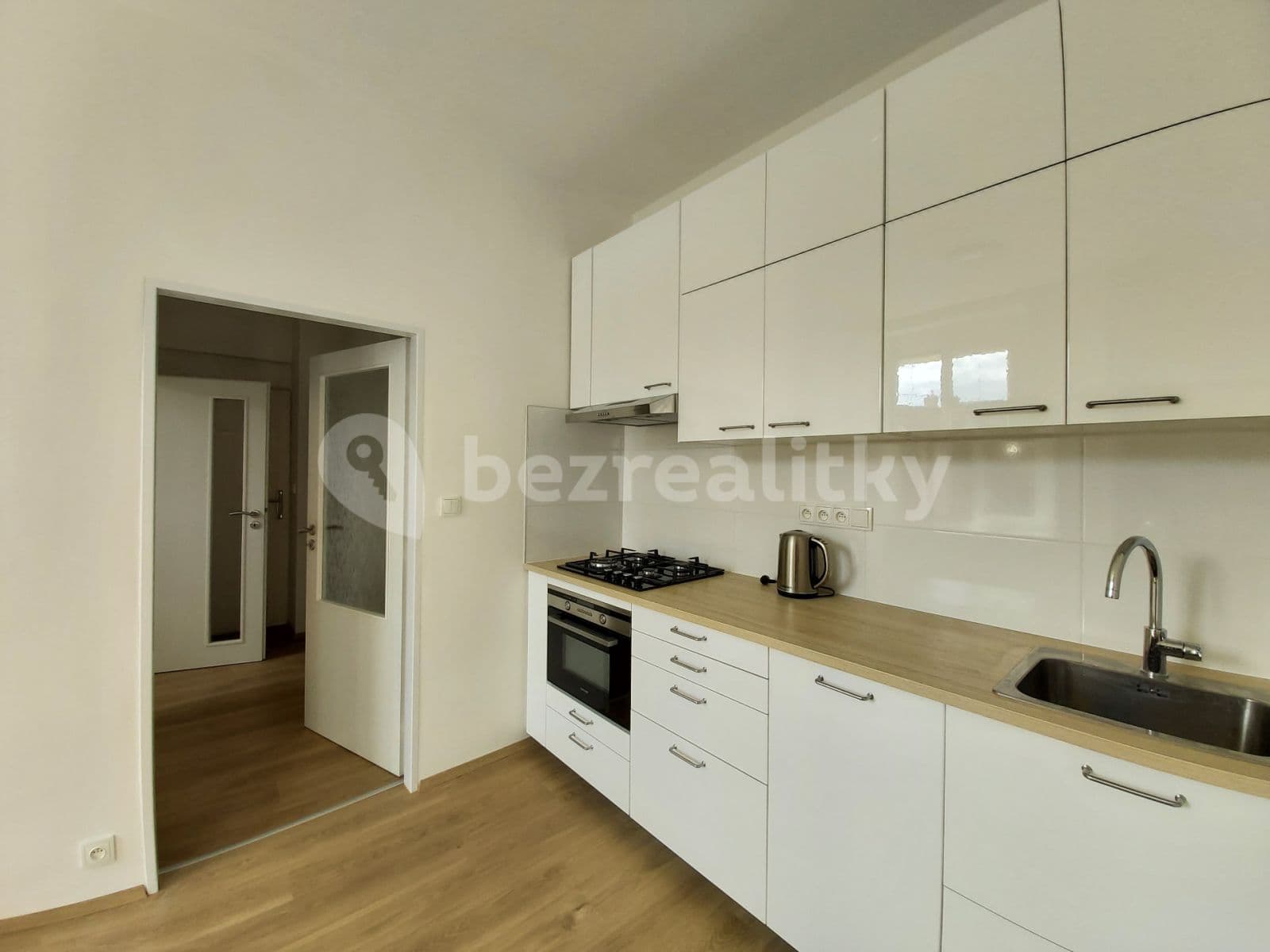 Prenájom bytu 2-izbový 48 m², Sokolovská, Praha, Praha