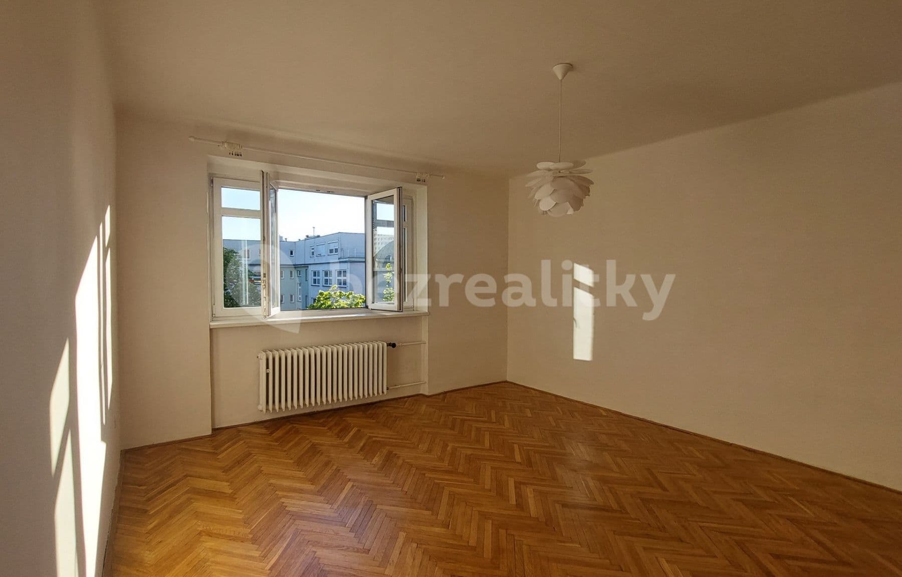 Predaj bytu 1-izbový 32 m², 5. května, Praha, Praha