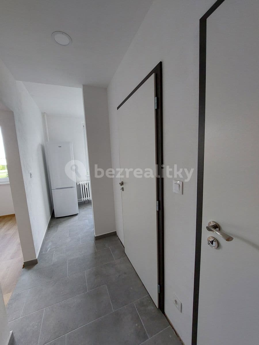 Prenájom bytu 1-izbový 30 m², Erno Košťála, Pardubice, Pardubický kraj