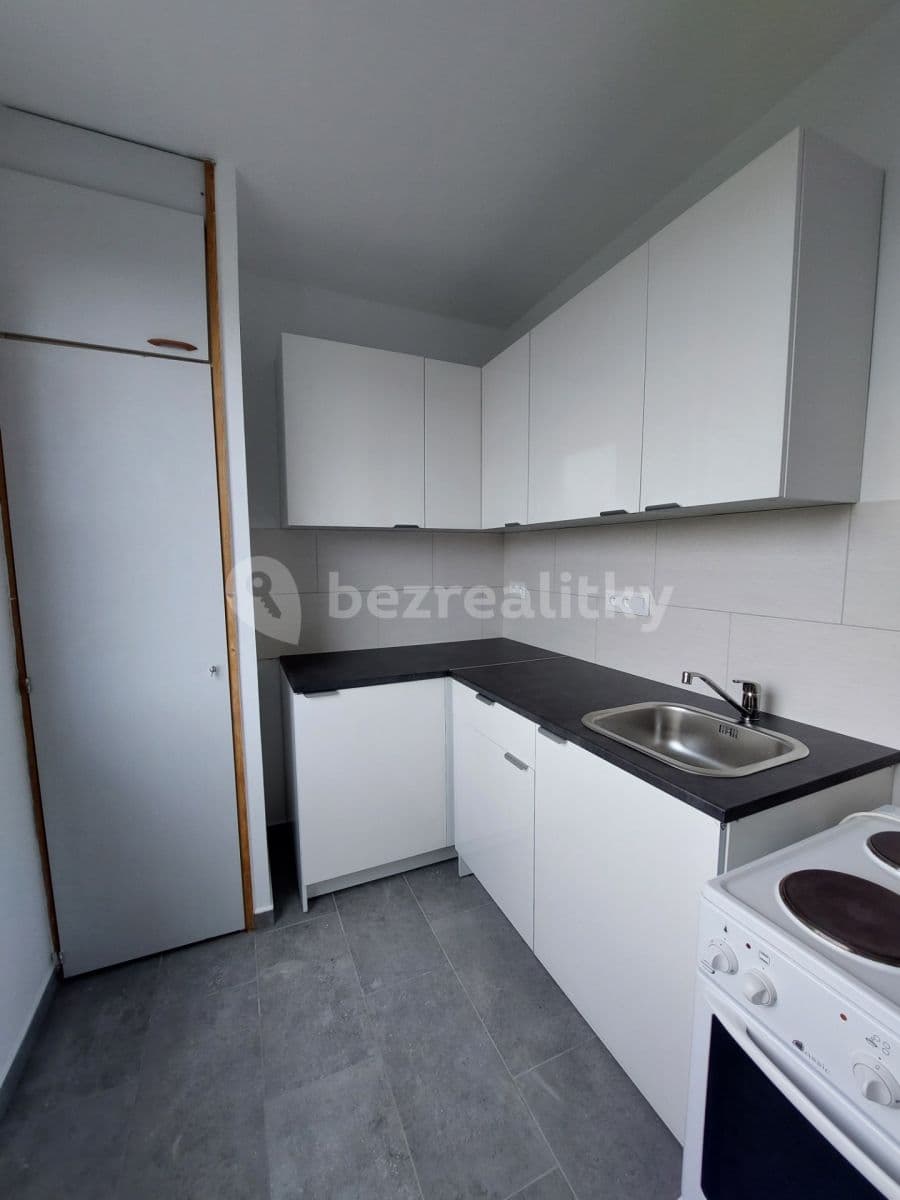 Prenájom bytu 1-izbový 30 m², Erno Košťála, Pardubice, Pardubický kraj