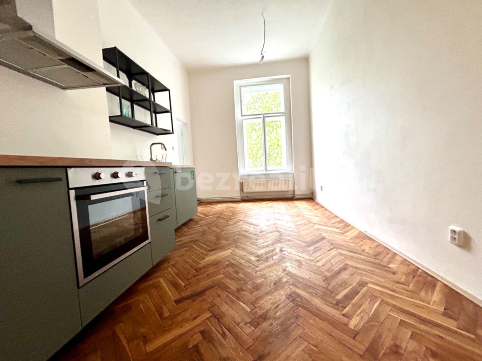 Prenájom bytu 2-izbový 45 m², Husitská, Praha, Praha