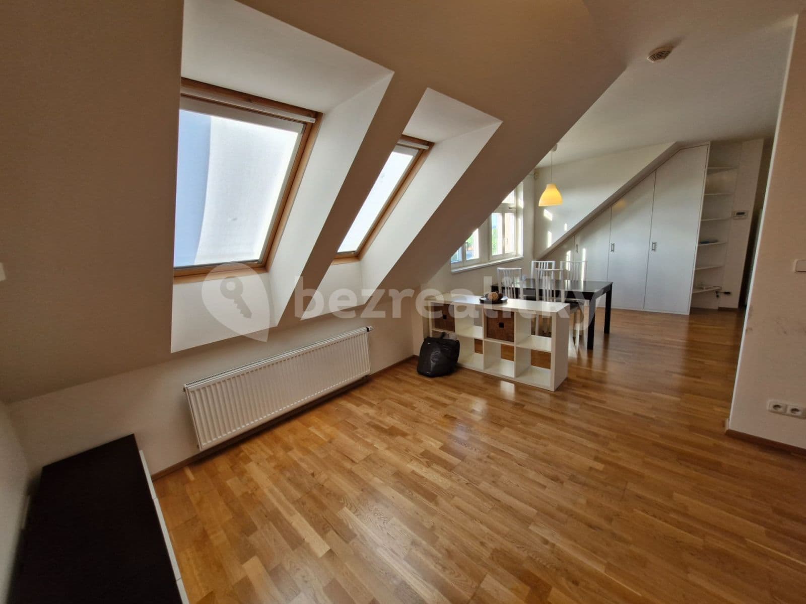 Prenájom bytu 1-izbový 81 m², Milady Horákové, Praha, Praha