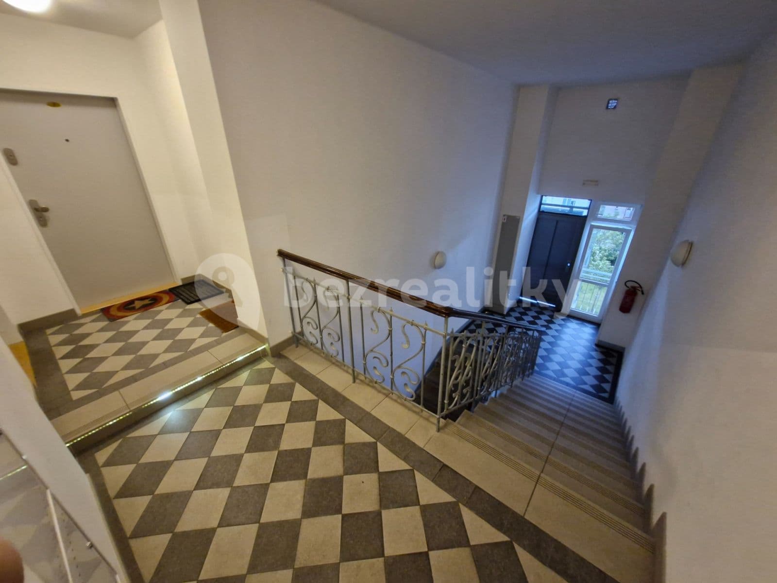 Prenájom bytu 1-izbový 81 m², Milady Horákové, Praha, Praha