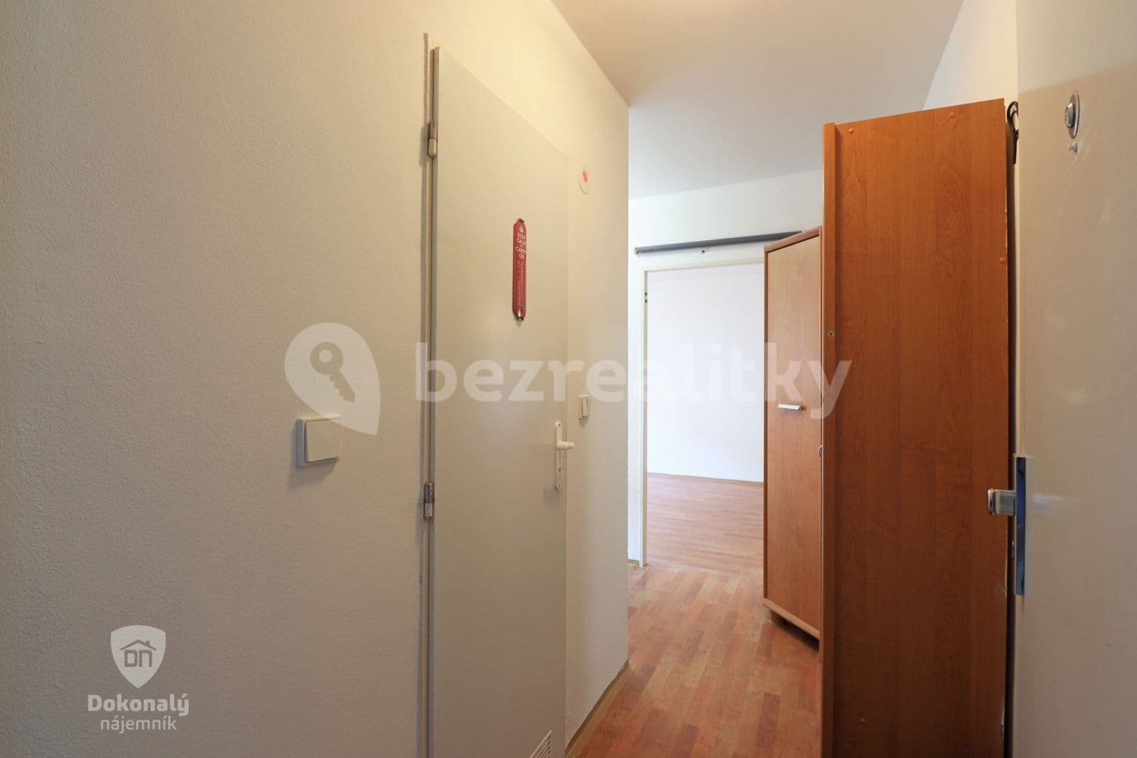 Prenájom bytu 1-izbový 28 m², Spojovací, Milovice, Středočeský kraj