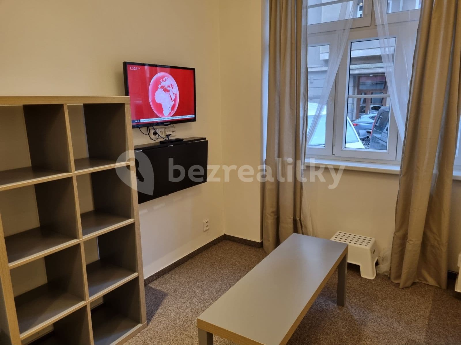 Prenájom bytu 1-izbový 25 m², Poupětova, Praha, Praha