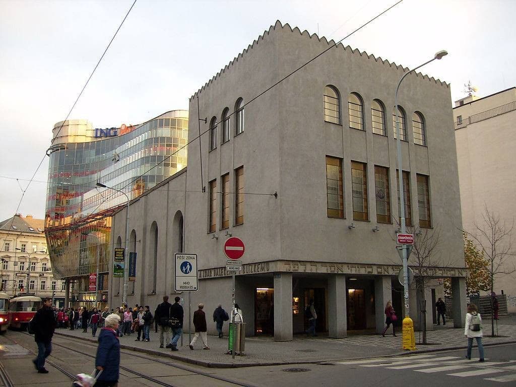 Prenájom bytu  90 m², Stroupežnického, Praha, Praha