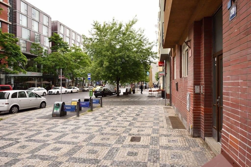 Prenájom bytu  90 m², Stroupežnického, Praha, Praha