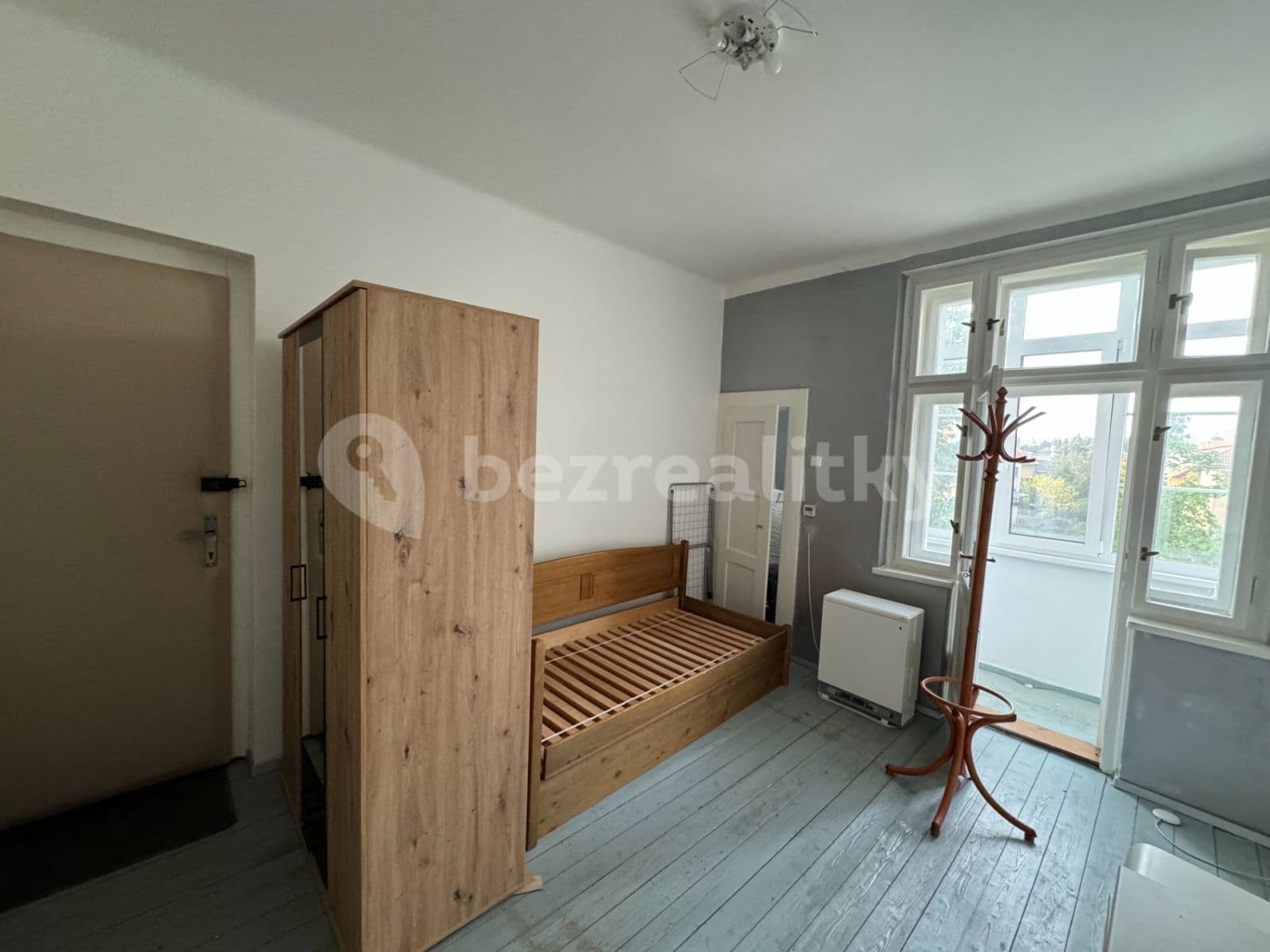 Prenájom bytu 1-izbový 18 m², Huťská, Praha, Praha