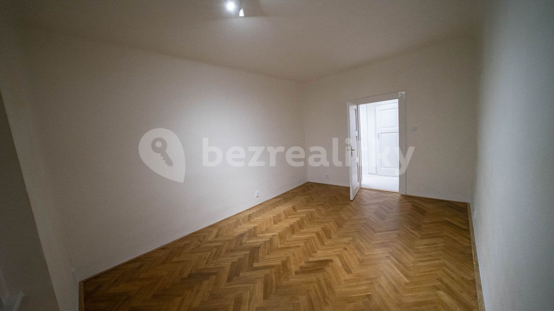 Prenájom bytu 2-izbový 52 m², Vítězné náměstí, Praha, Praha