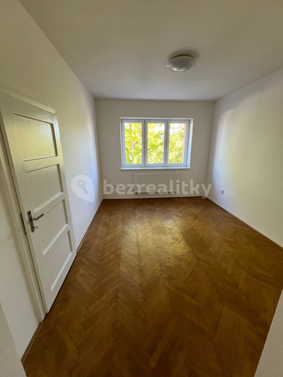 Prenájom bytu 2-izbový 50 m², Vídeňská, Pohořelice, Jihomoravský kraj