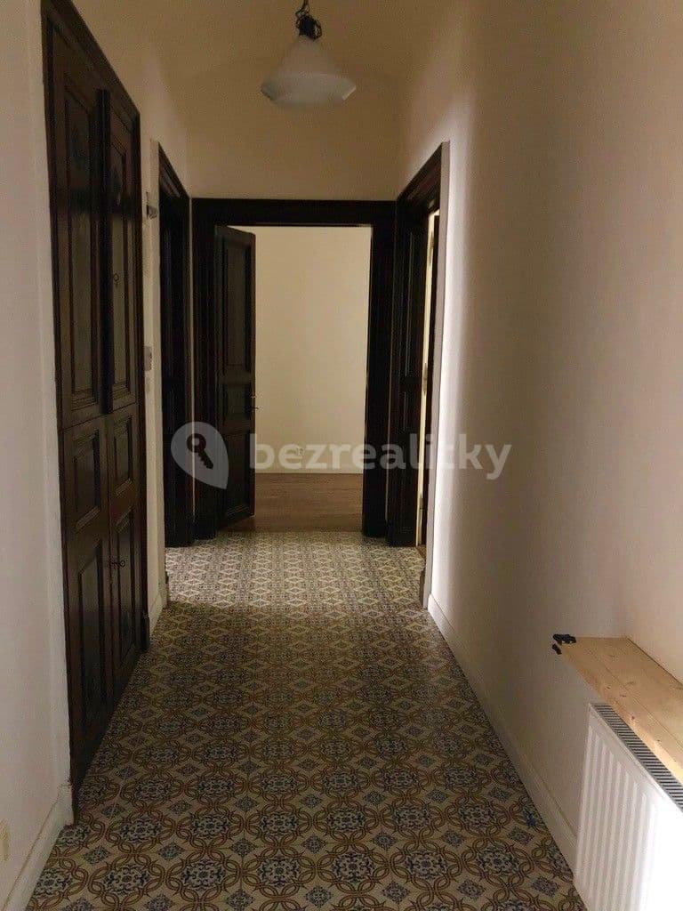Prenájom bytu 4-izbový 112 m², Zborovská, Praha, Praha