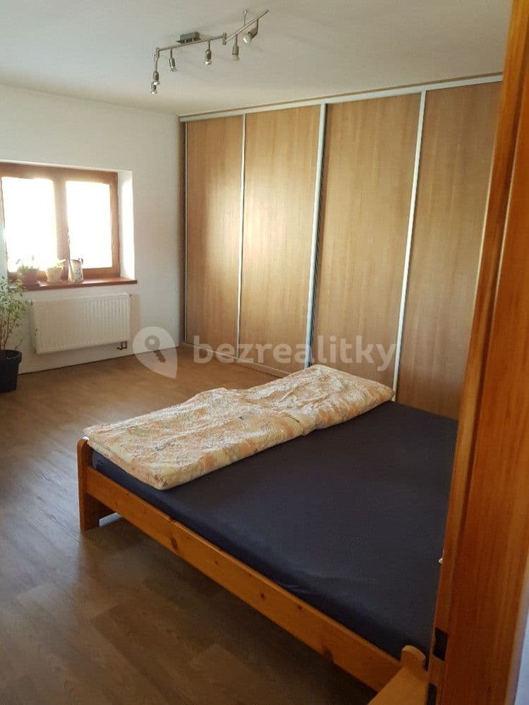 Prenájom bytu 2-izbový 90 m², Hlušovická, Olomouc, Olomoucký kraj