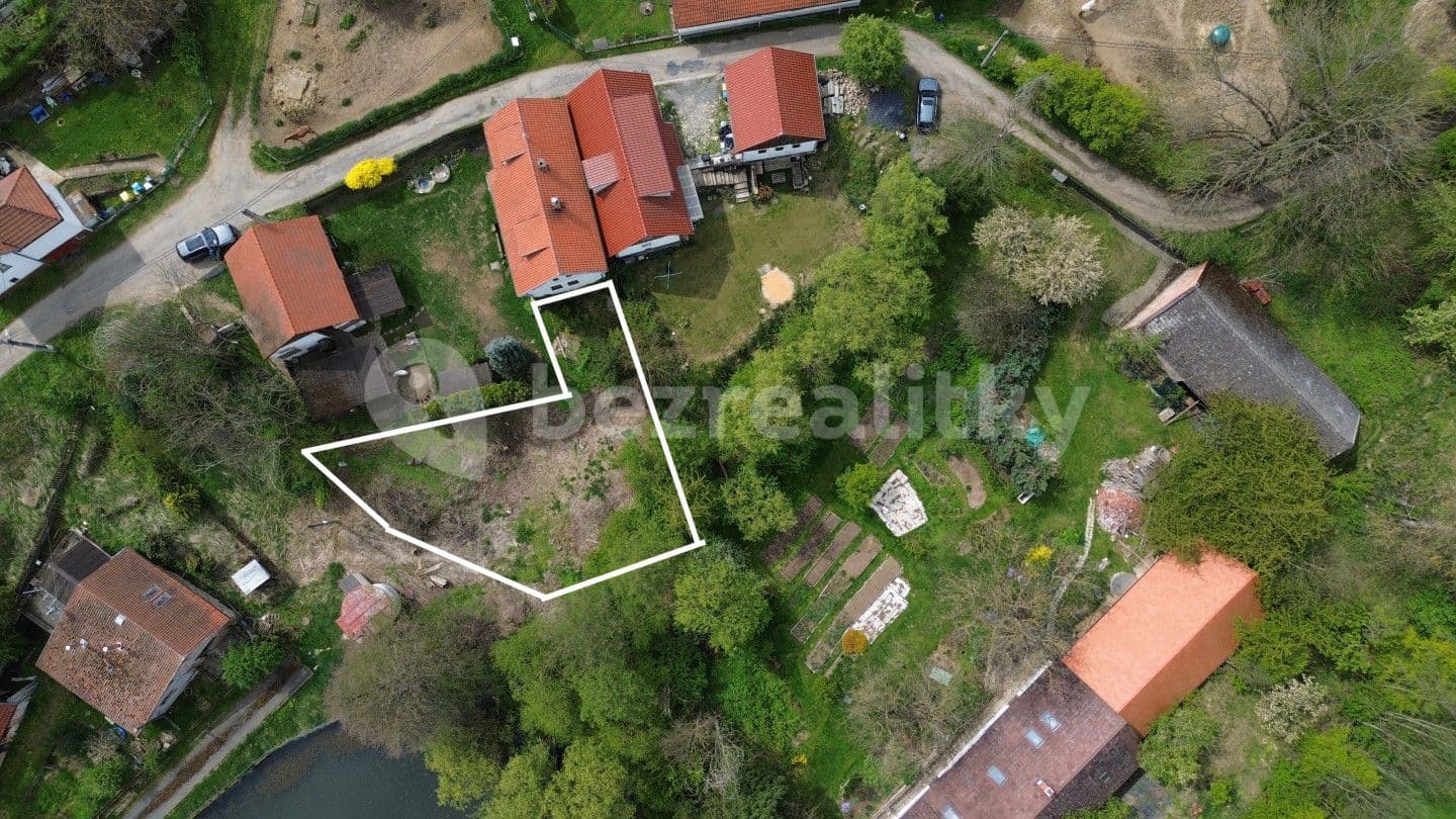 Predaj pozemku 360 m², Stříbrná Skalice, Středočeský kraj