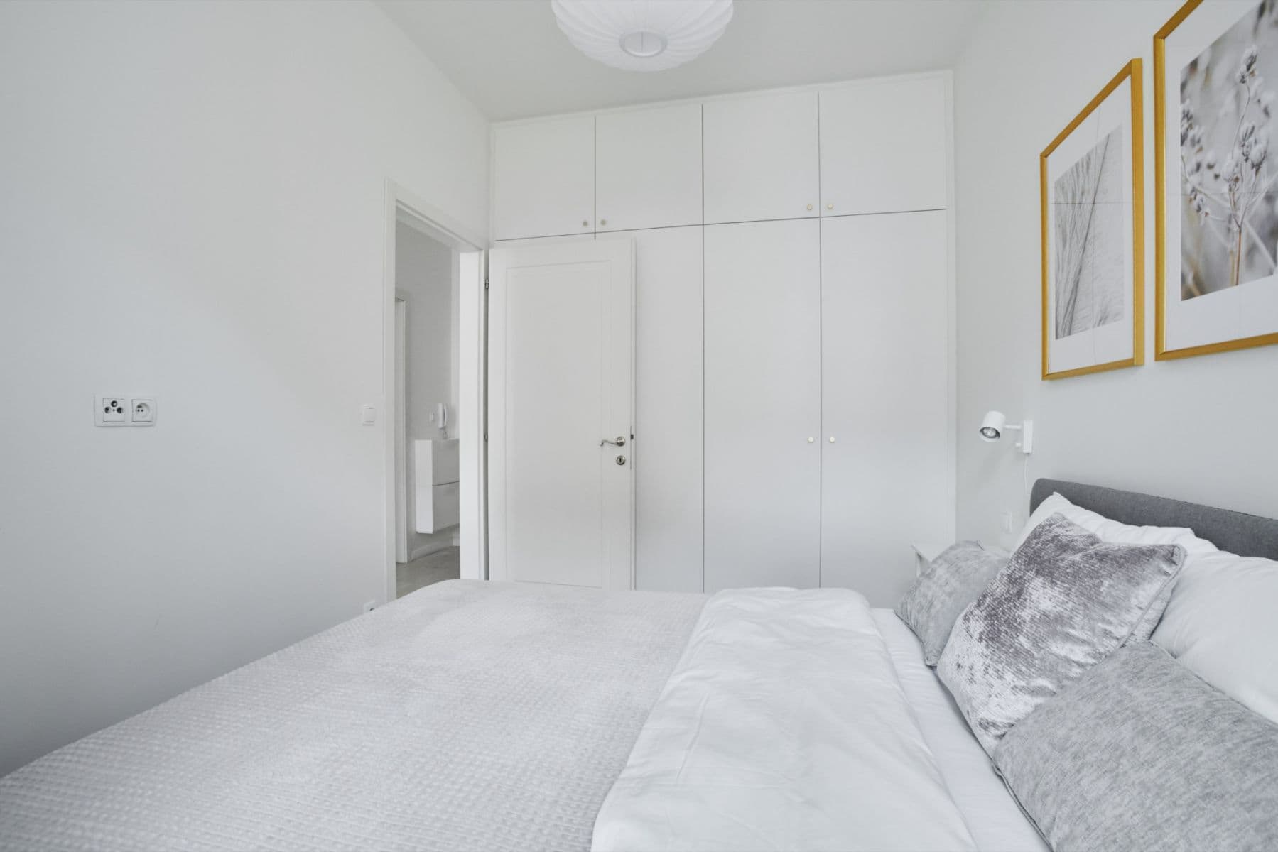 Prenájom bytu  33 m², V Lesíčku, Praha, Praha