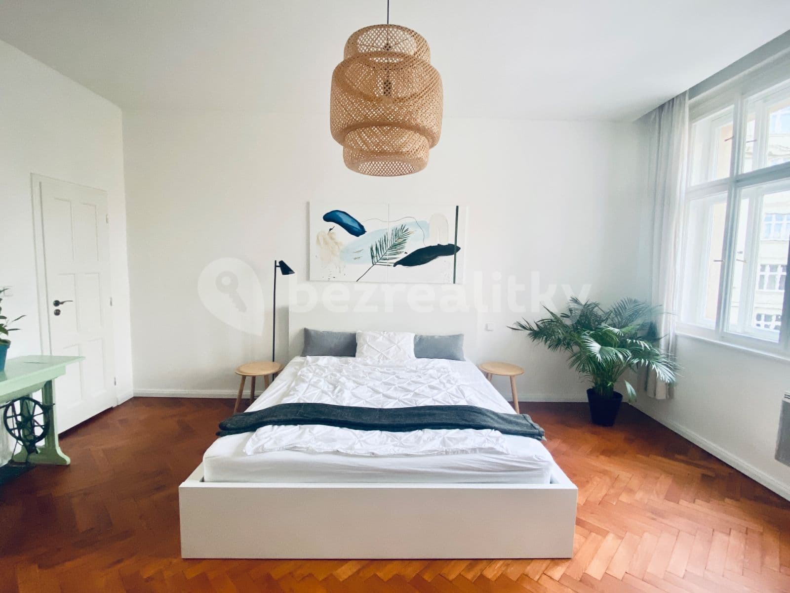 Prenájom bytu 2-izbový 54 m², Bulharská, Praha, Praha