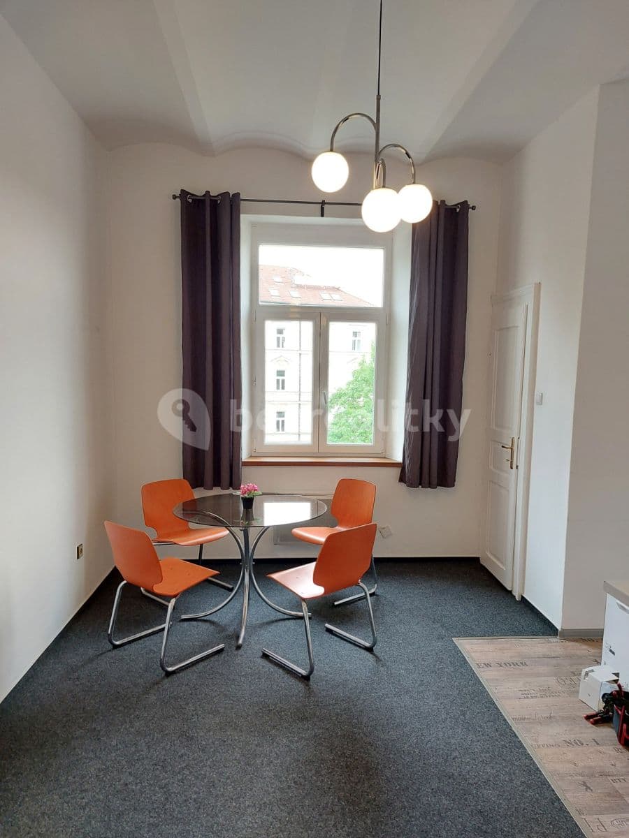 Prenájom bytu 3-izbový 80 m², Krátkého, Praha, Praha