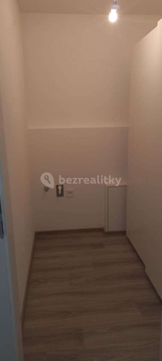 Prenájom bytu 1-izbový 37 m², Frištenského, Olomouc, Olomoucký kraj