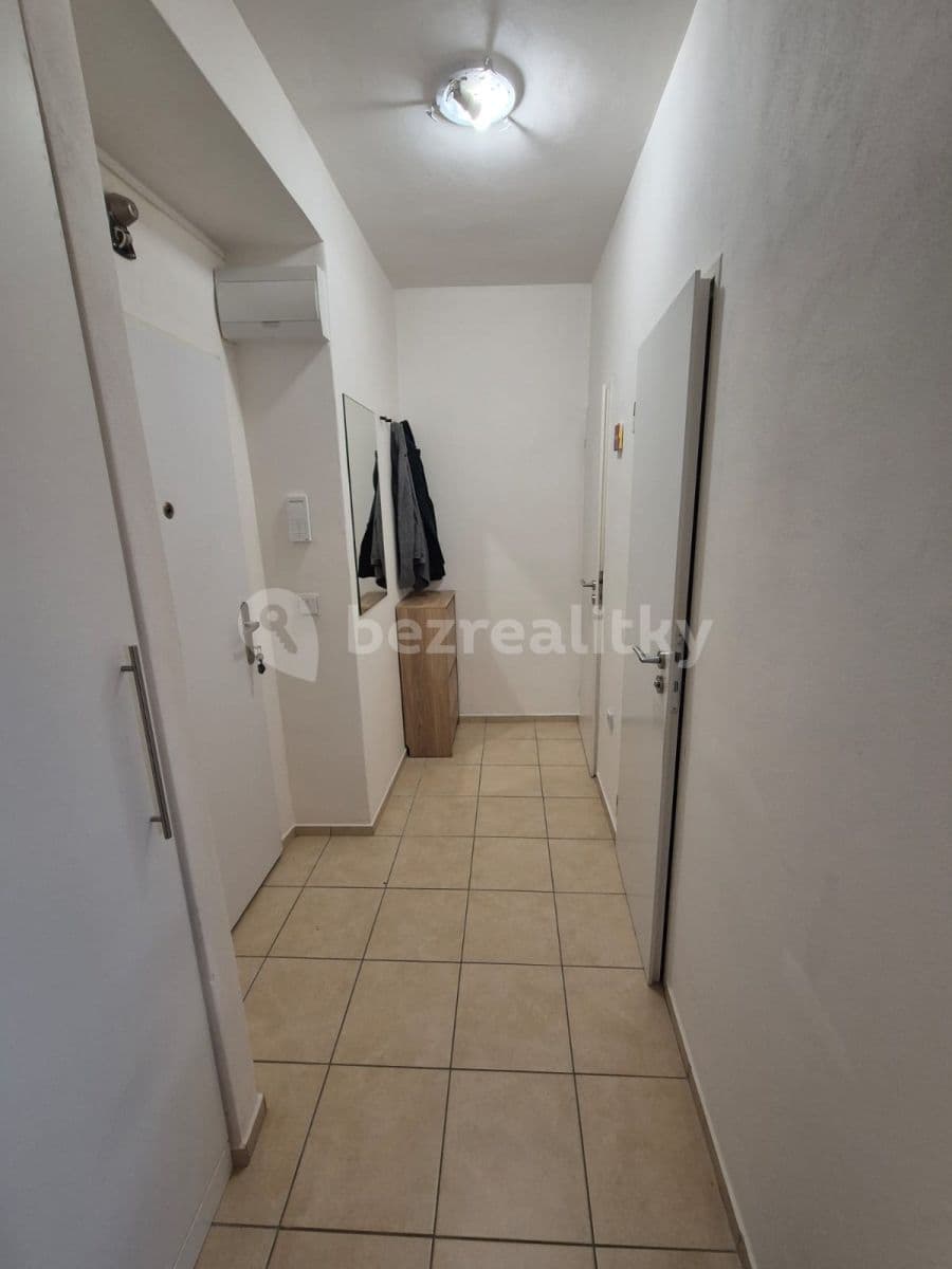 Prenájom bytu 1-izbový 38 m², Polní, Brno, Jihomoravský kraj